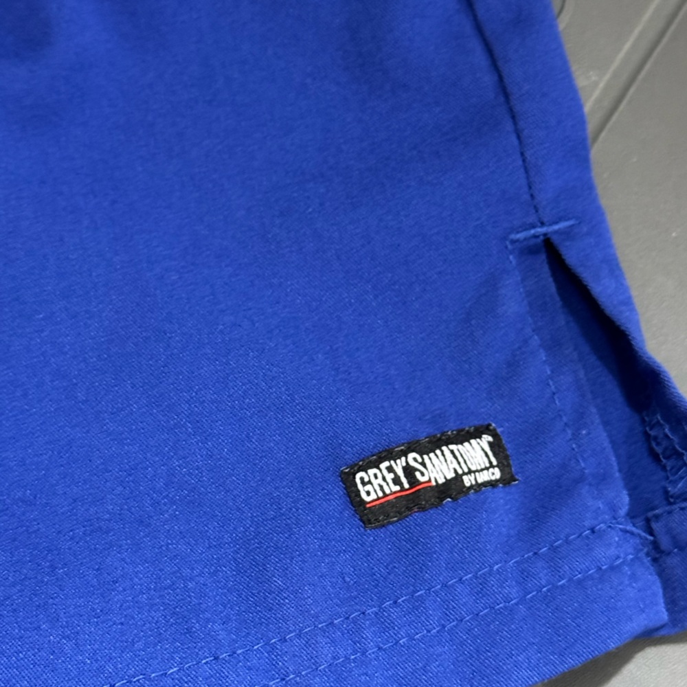Men’s Scrub Top - Picture 7 of 7